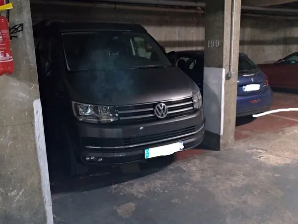 Grand parking 14,5 m² Paris 13 métro Chevaleret 