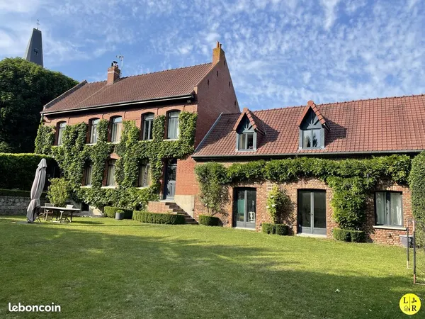 Maison 10 pièces 327 m² 