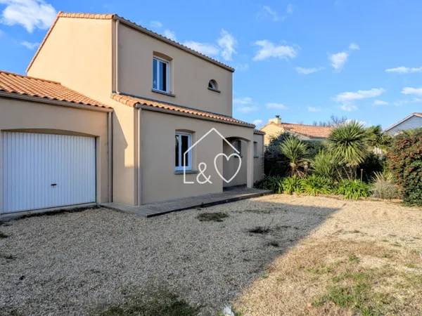 Maison familiale- 3chambres- Bureau-Terrain1009 m² et garage 