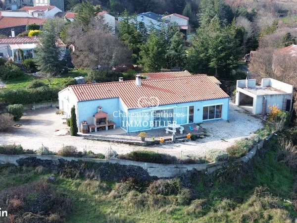 Propriété 6 pièces 178 m² 