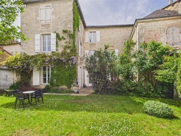 Maison de ville 15 pièces 468 m² 