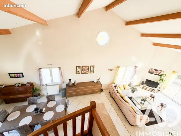 Propriété 4 pièces 153 m² 