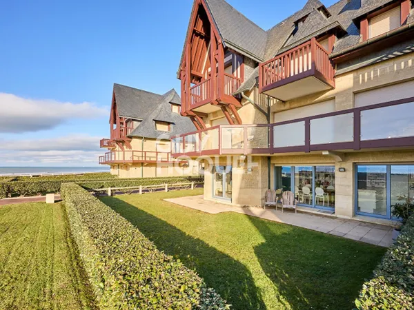 APPARTEMENT 3 PIECES DE PRESTIGE EN BORD DE MER - JARDIN PRIVAT 