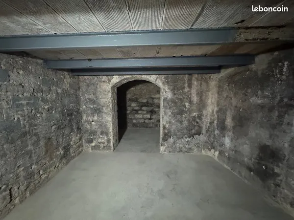 Location grande cave 13m2 