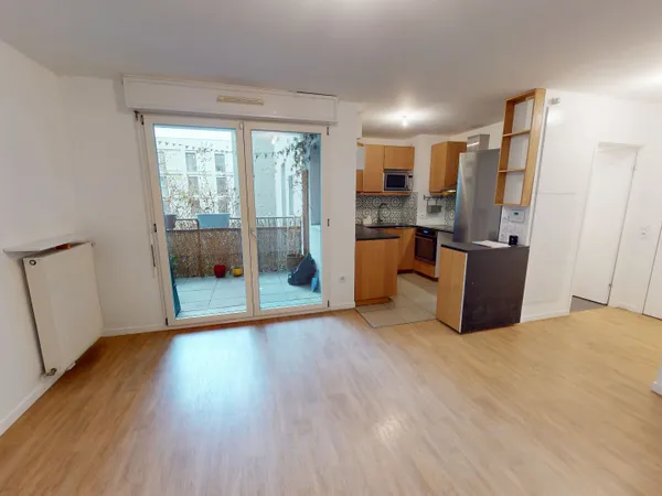 Appartement Ivry Sur Seine 4 pièces - 74 m2 avec loggia et parking 
