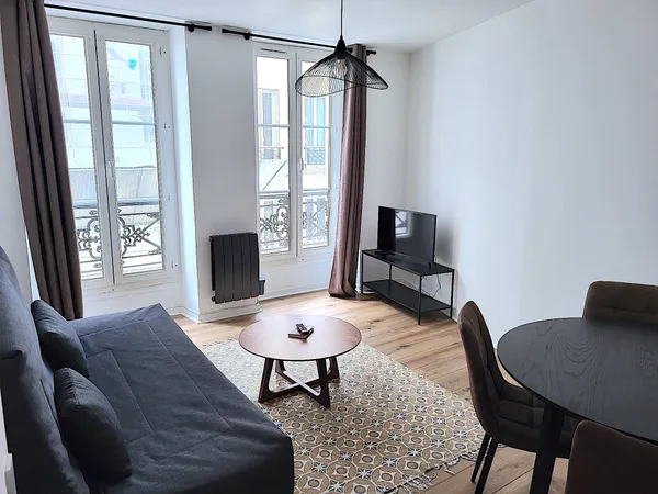 Vends bel appartement 2 pièces de 35m² à Paris 9ème, 4ème étage - 1 chambre (refait à neuf) 