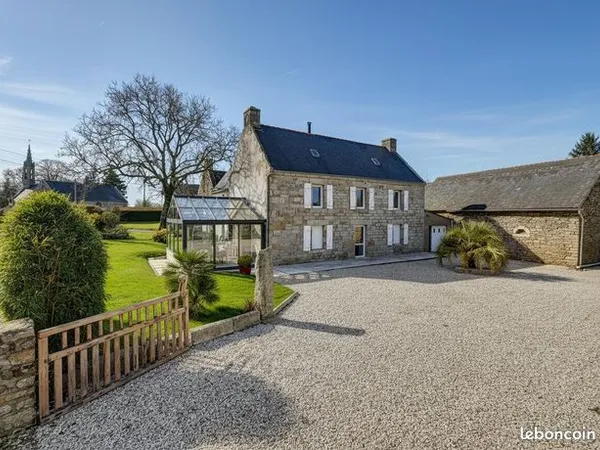 Maison 15 pièces 345 m² 