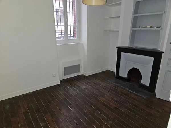 Studio 1 pièce 30 m² 