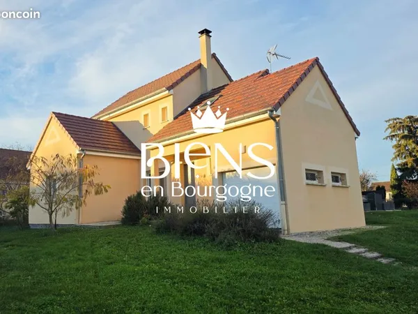 Chagny belle maison avec 4 chambres et piscine 