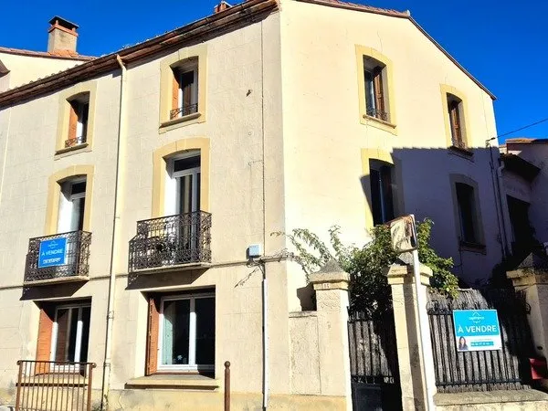 Grande maison avec garage et cour 8 pièces CATLLAR (66) 