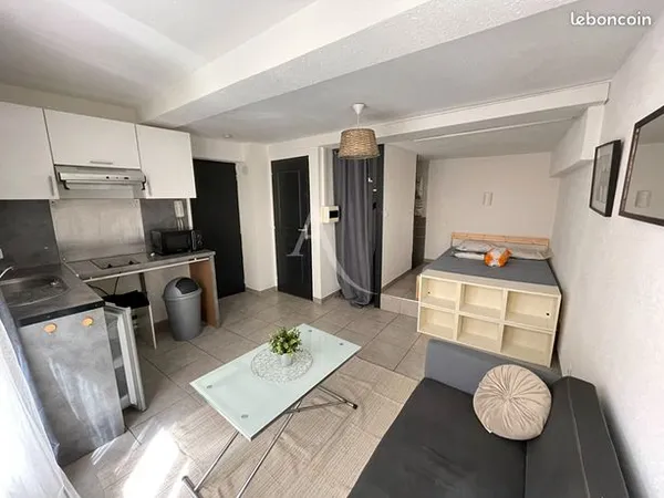 Studio 1 pièce 21 m² 