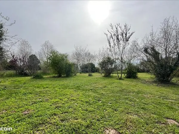Terrain 1800 m² 