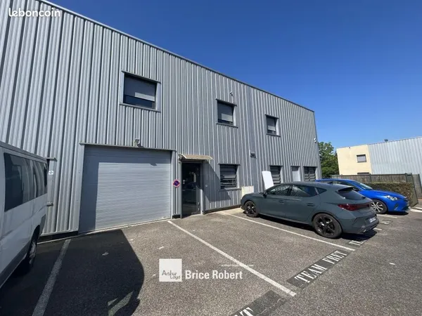 Local bureaux 205 m² 