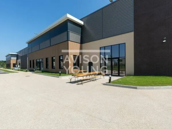 Local d'activité 6088 m² 