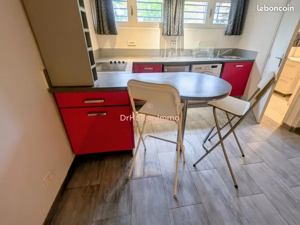 Studio 1 pièce 24 m² 