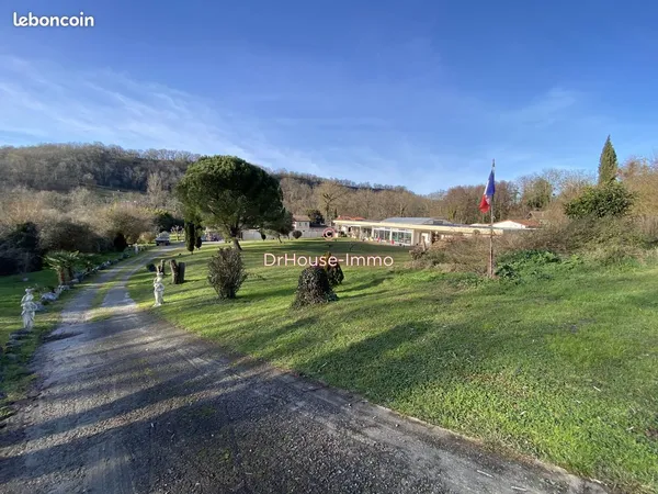 Villa 7 pièces 295 m² 