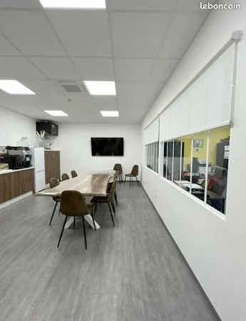 Local d'activité 253 m² 