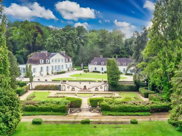 Château 20 pièces 759 m² 