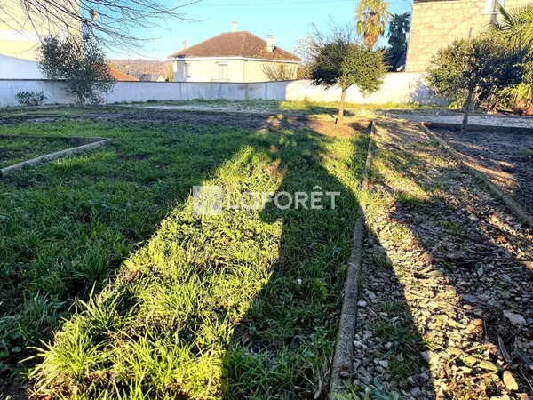 Terrain 319 m² 