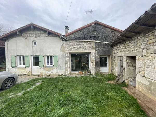 Maison Genouille 4 pièce(s) 75 m2 