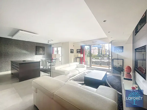 Appartement 5 pièces 143 m² 