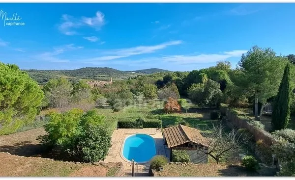 Propriété de 218m² habitable 6 pièces sur grand terrain avec vue dégagée proche de PEZENAS 
