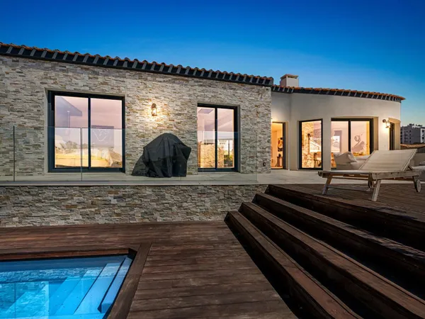 Maison 7 pièce(s) 231 m2 