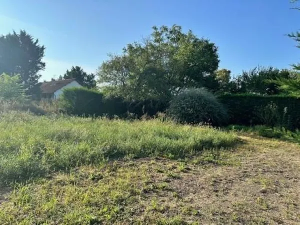 Terrain à bâtir de 608m² à Vertaizon 