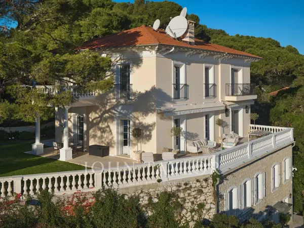 Villa d'architecture classique 