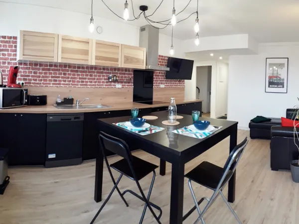 Loue chambre meublée en colocation appartement 