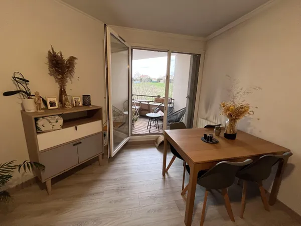 Appartement T3 de 65 m2 avec balcon et stationnement 