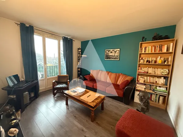 Appartement Joinville Le Pont 2 pièces 45 m² face Marne 