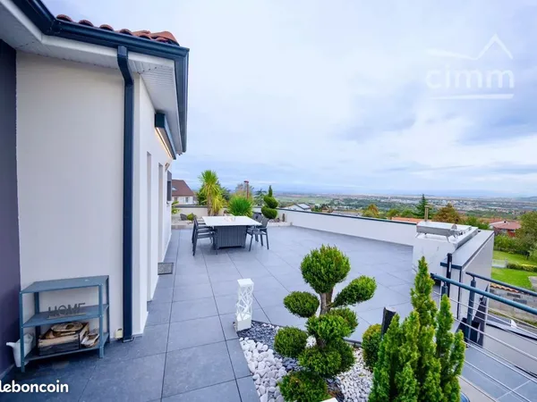 Maison 6 pièces 245 m² 