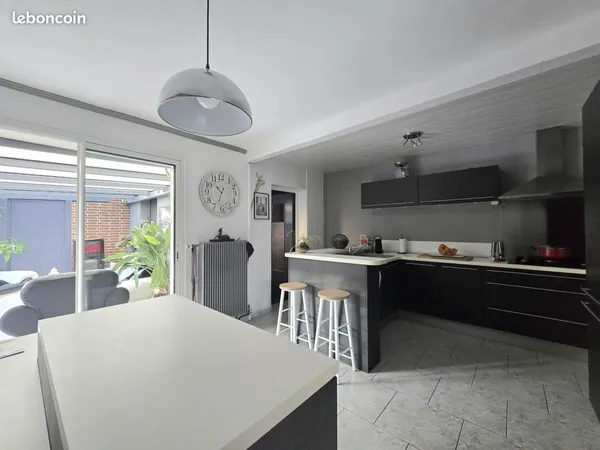 Maison 8 pièces 170 m² 