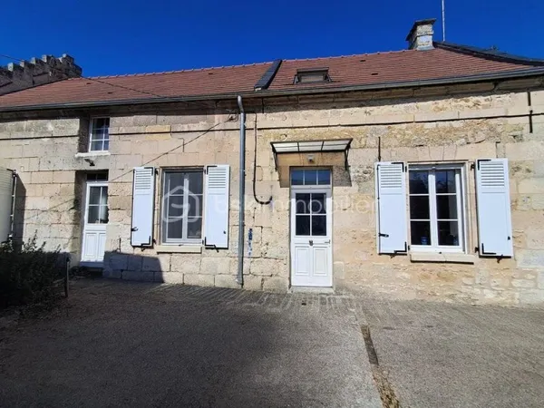 Maison en pierre 124 m2 vivable de plain-pied 4 chambres terrain clos 1500M2 50 min Charles de Gaull