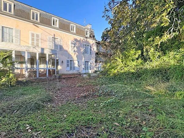 Maison 10 pièces 270 m² 