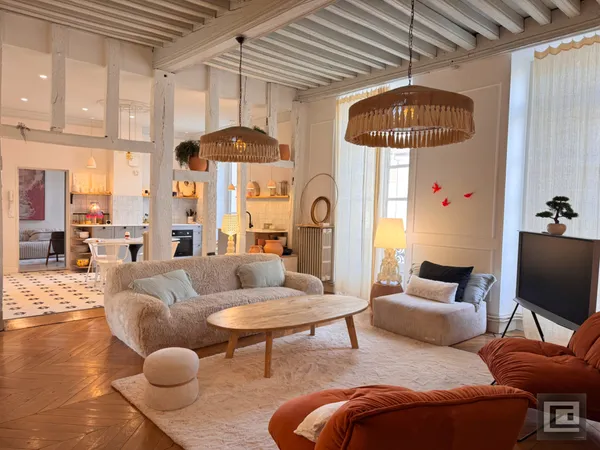 Un appartement singulier au charme intemporel 