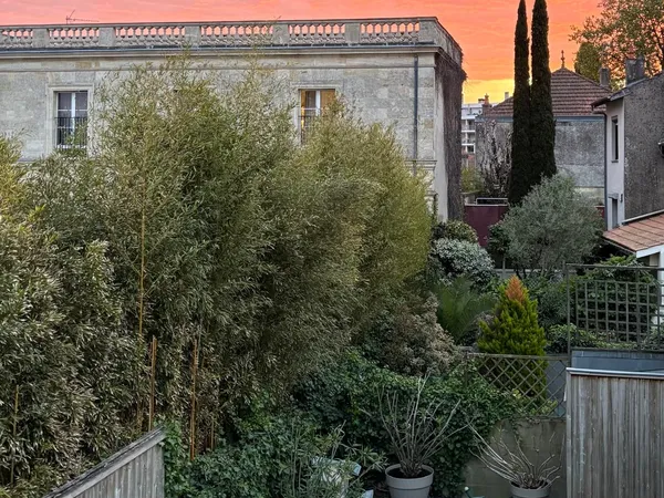 Vends maison 136m² Bouscat centre, Tram D Calypso, 3 chambres, bureau, piscine, salle TV, cave à 