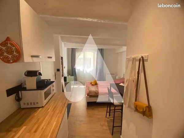 Studio 1 pièce 16 m² 