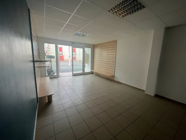 Local commercial à Uhart-Cize 