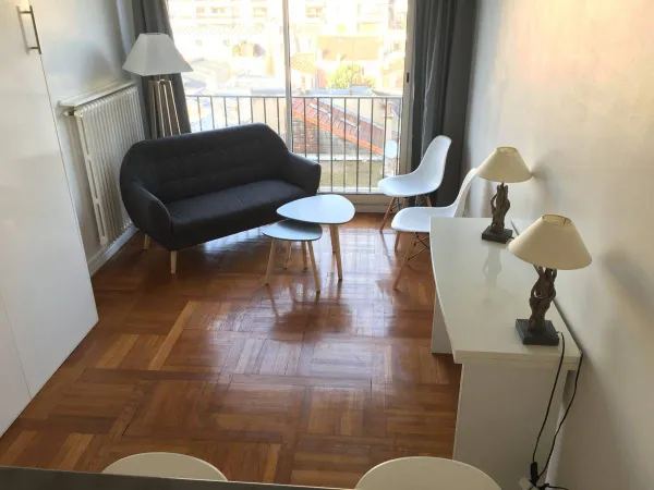 Loue studio meublé 22m² - Paris XVIe Auteuil 