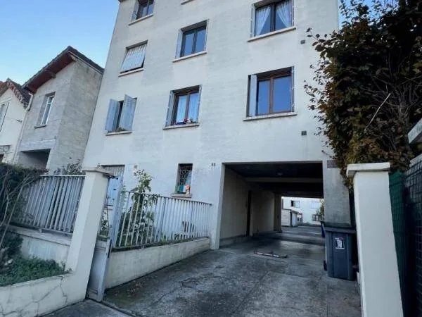 Studio 1 pièce 23 m² 