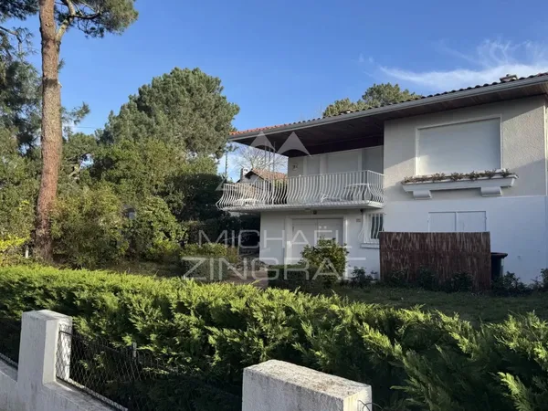 Belle maison dans le quartier prisé des Abatilles 