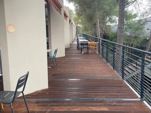 Local commercial 794 m² 