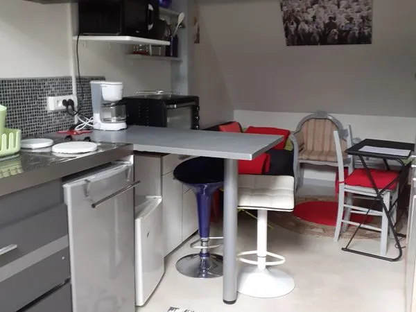 Studio meublé 
