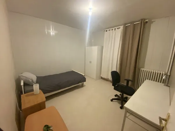 Dans une maison à Chatillon