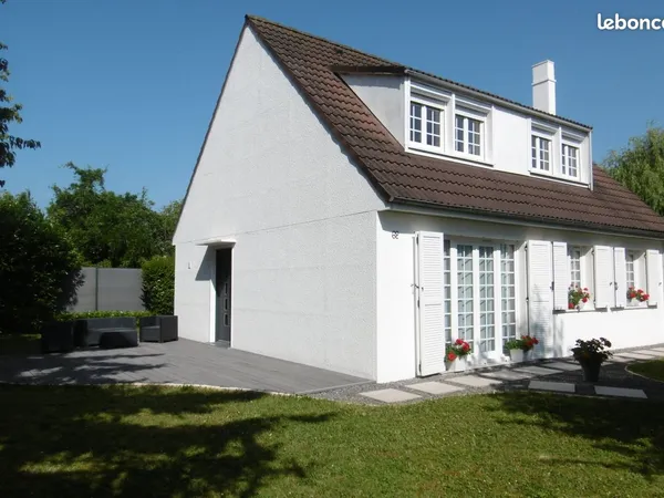 PARTICULIER vend agréable PAVILLON INDEPENDANT maison villa de 132 m2 avec GARAGE et JARDIN 