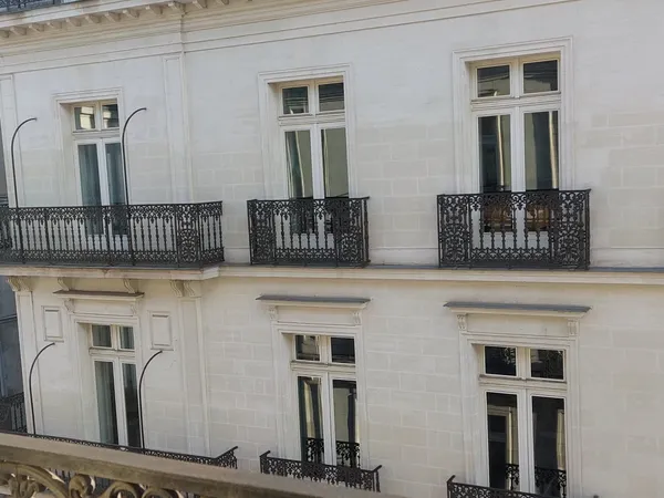 APPARTEMENT HAUSSMANNIEN 115m2 QUARTIER GRASLIN 