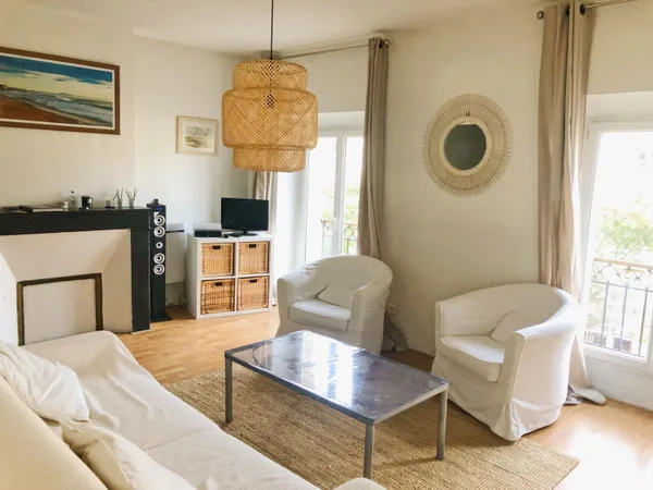 Loue appartement pour décembre 2025 - 53m² lumineux Bordeaux Triangle d'Or 