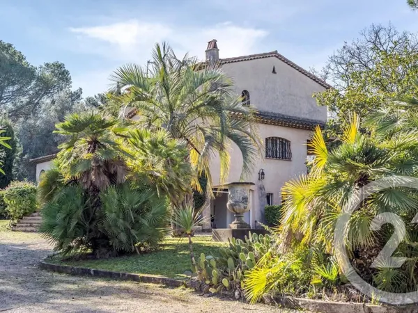 Maison 7 pièces 337 m² 